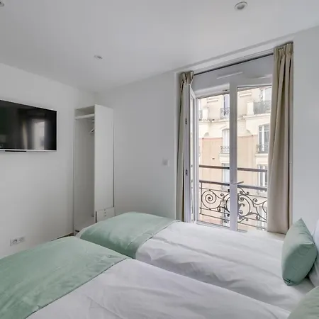 Le Bellevue 4* Párizs