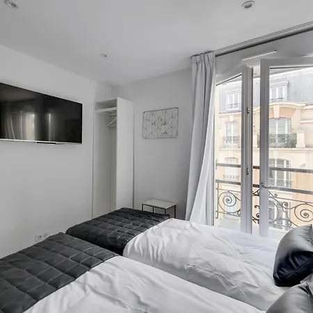 Le Bellevue 4* Párizs